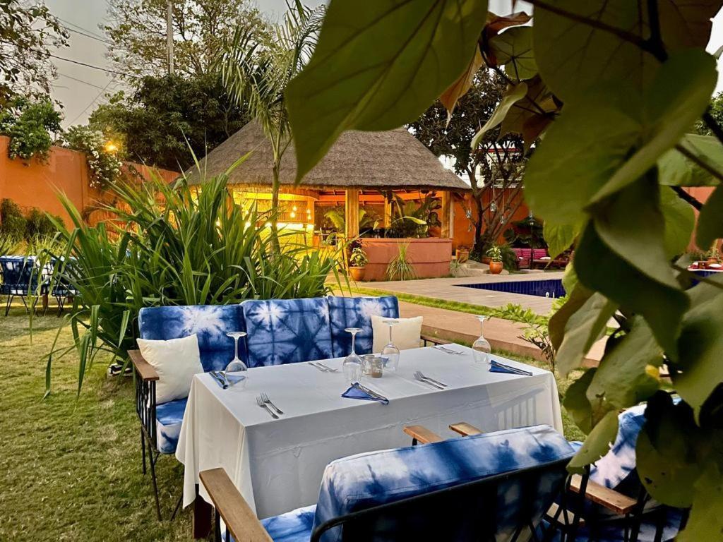 Le Kentia Hotel Lome Exterior photo