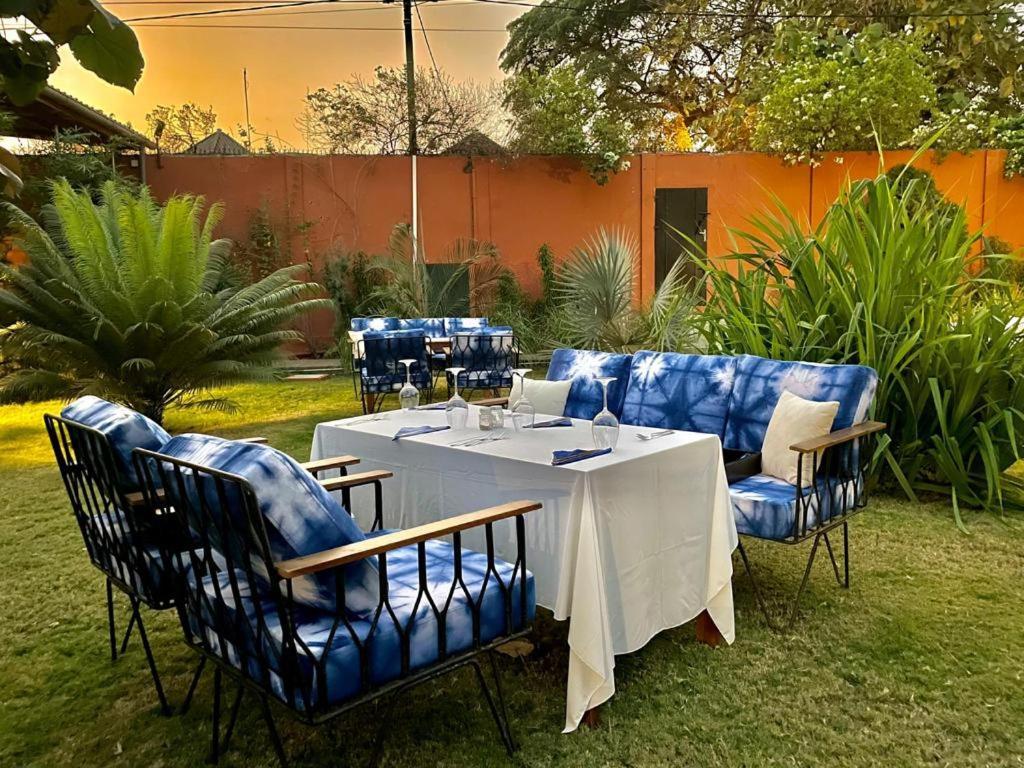Le Kentia Hotel Lome Exterior photo