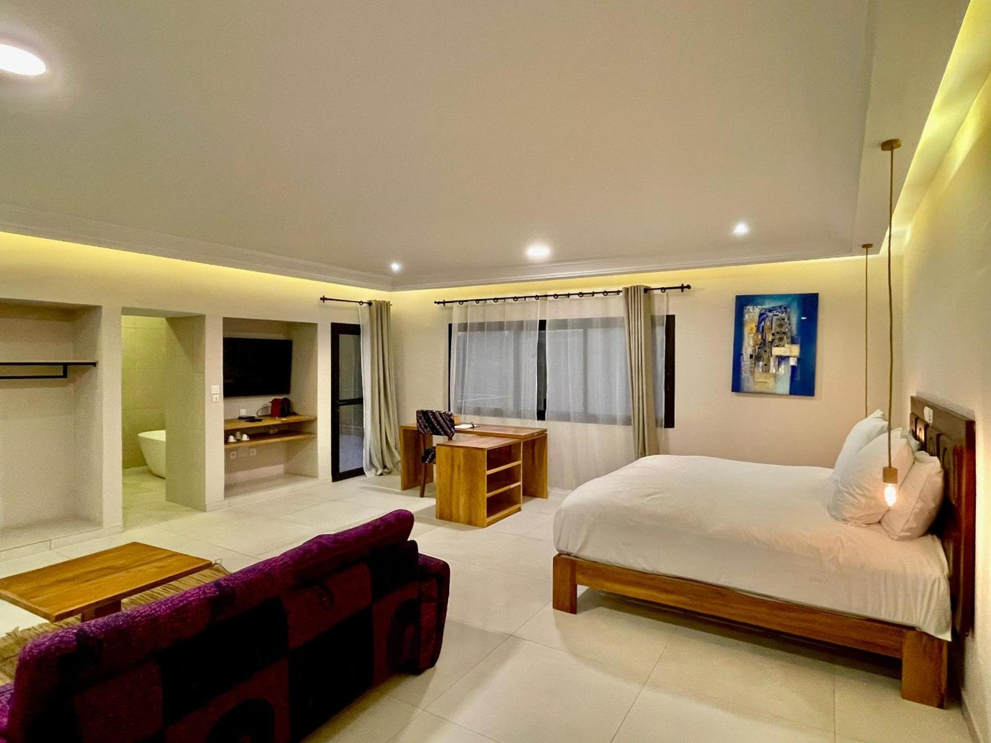 Le Kentia Hotel Lome Exterior photo