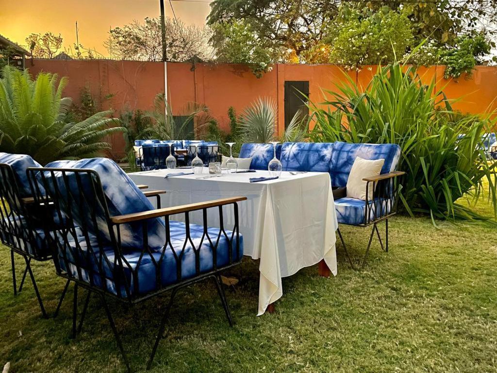 Le Kentia Hotel Lome Exterior photo