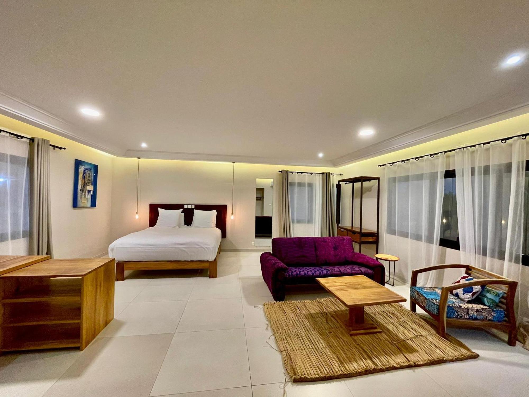 Le Kentia Hotel Lome Exterior photo